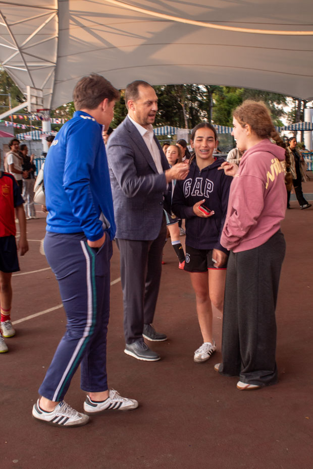 Ir a la Siguiente Foto