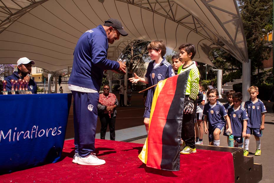 Ir a la Siguiente Foto