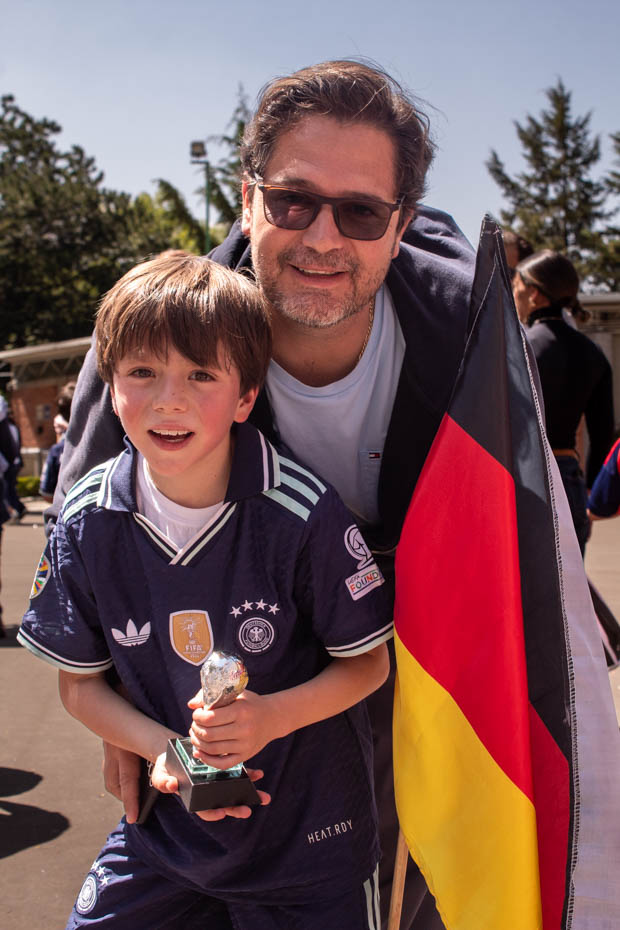 Ir a la Siguiente Foto