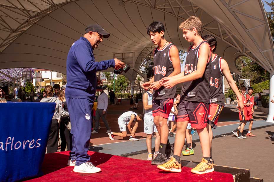 Ir a la Siguiente Foto