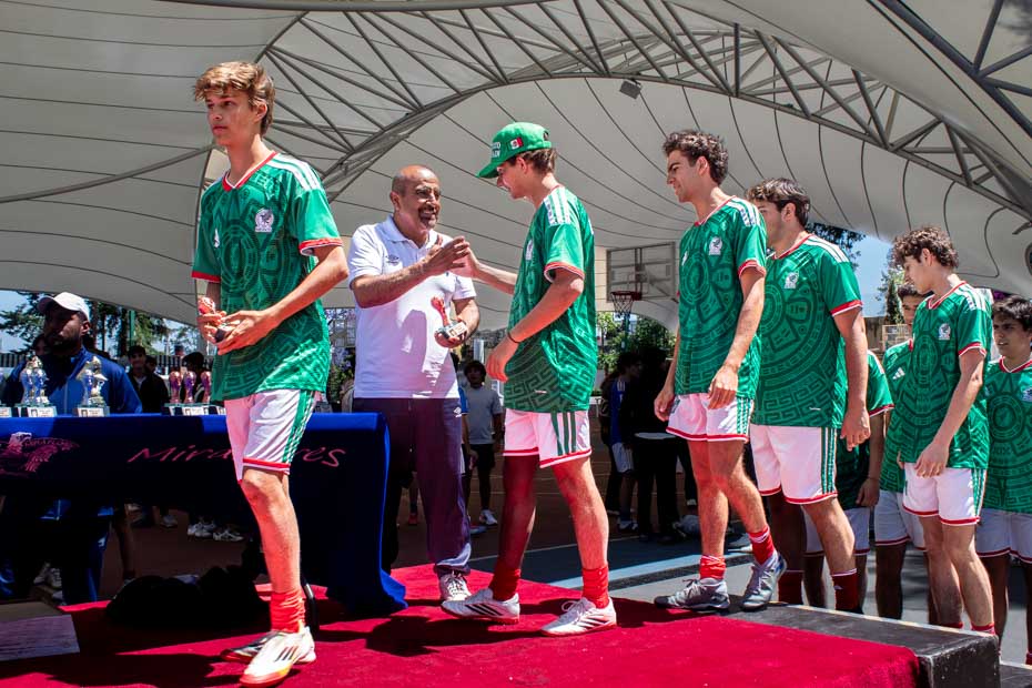 Ir a la Siguiente Foto