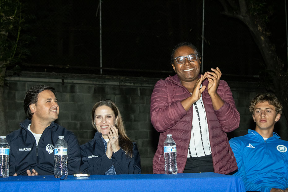 Ir a la Siguiente Foto