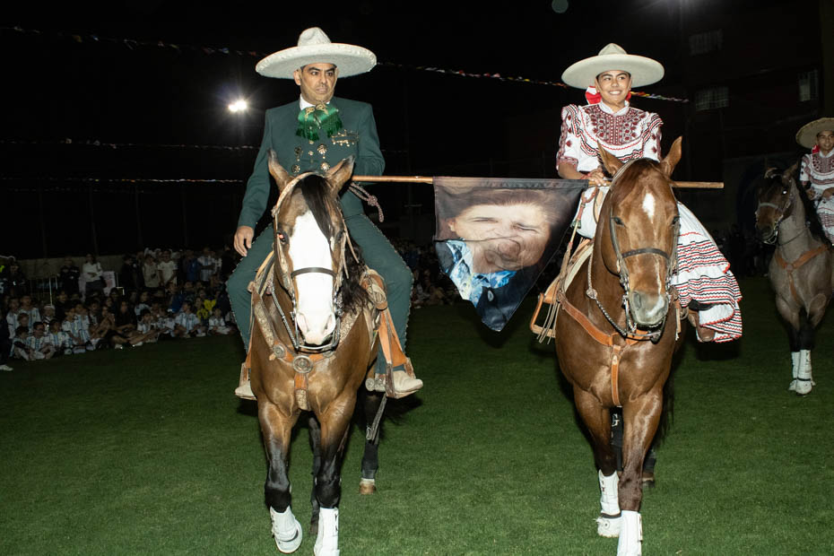 Ir a la Siguiente Foto