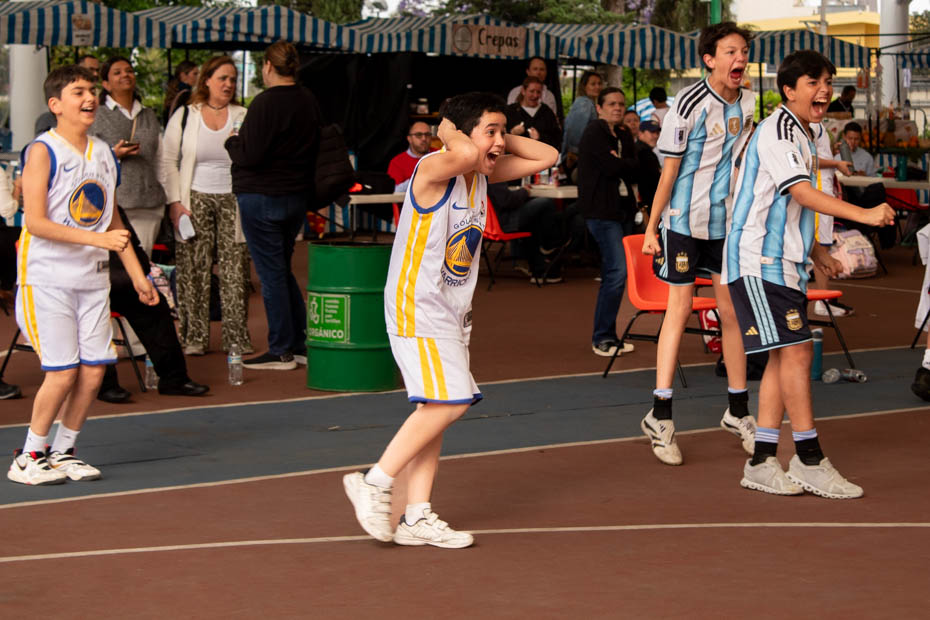 Ir a la Siguiente Foto