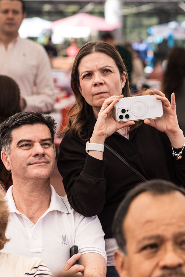 Ir a la Siguiente Foto