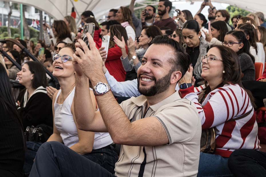 Ir a la Siguiente Foto