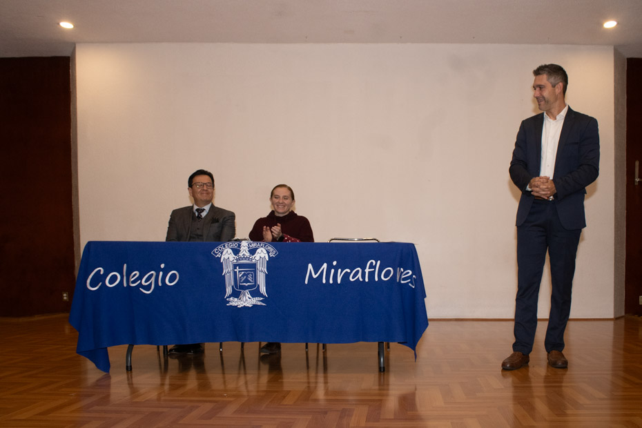 Ir a la Siguiente Foto