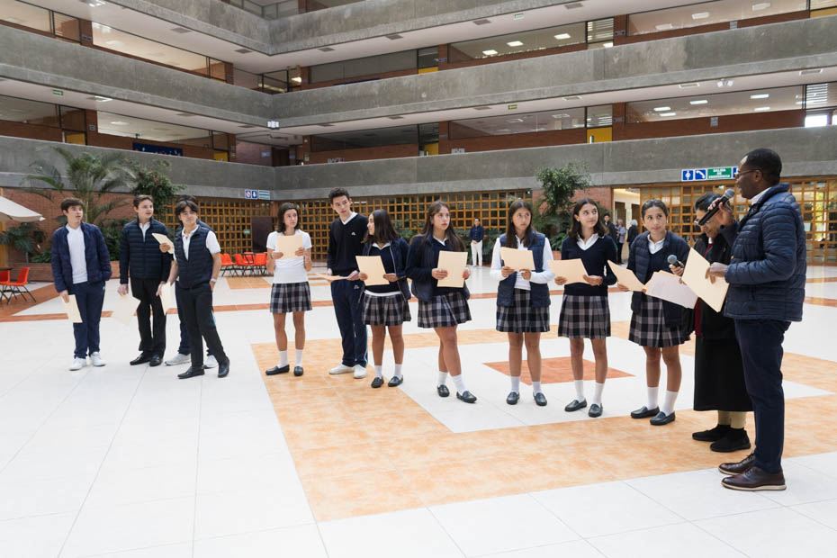 Ir a la Siguiente Foto