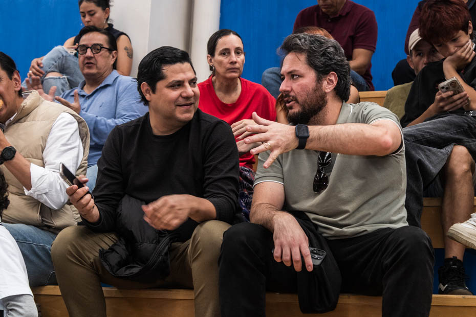 Ir a la Siguiente Foto