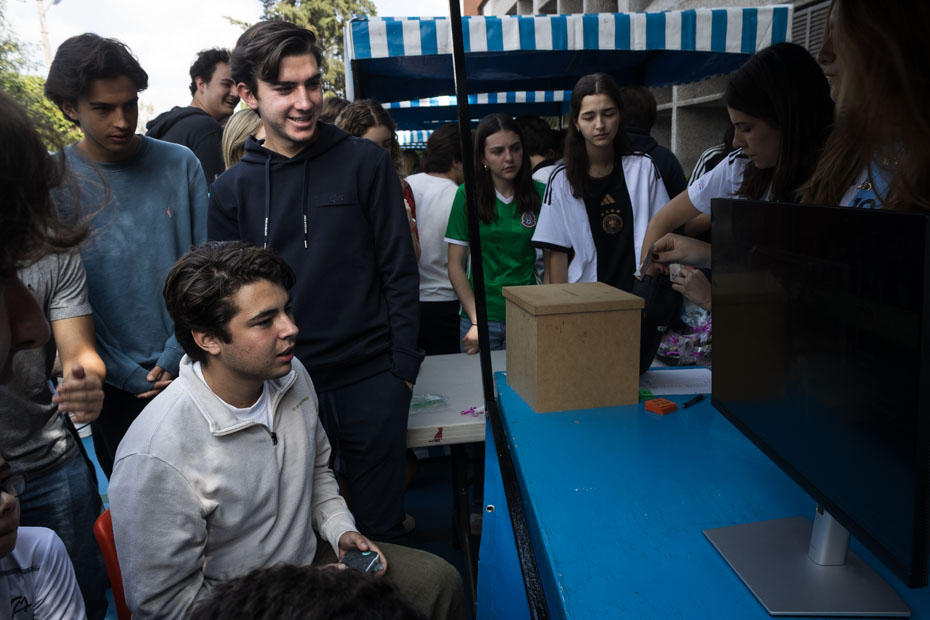 Ir a la Siguiente Foto