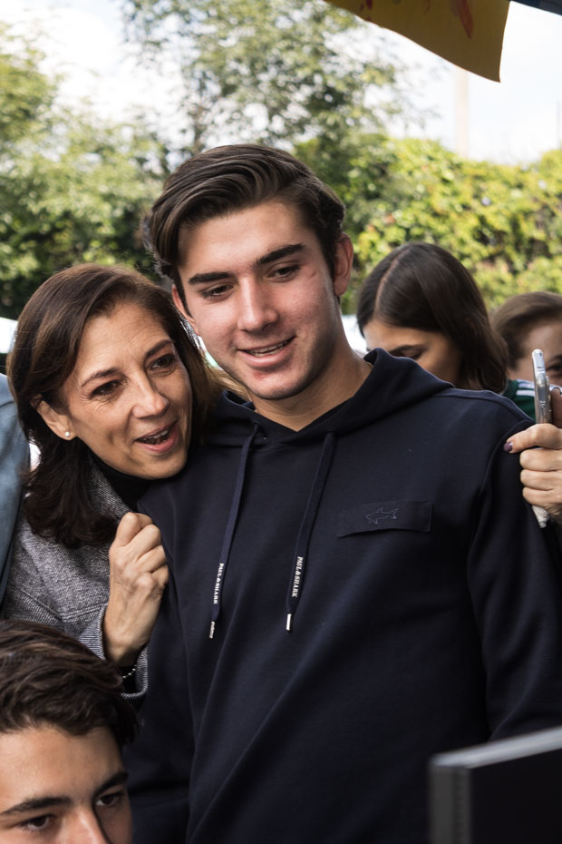 Ir a la Siguiente Foto